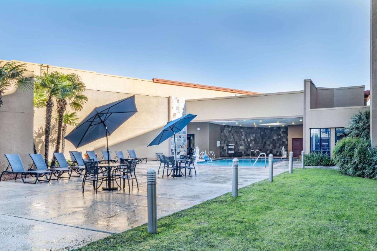 Wyndham Sacramento Hotel Carmichael Ngoại thất bức ảnh