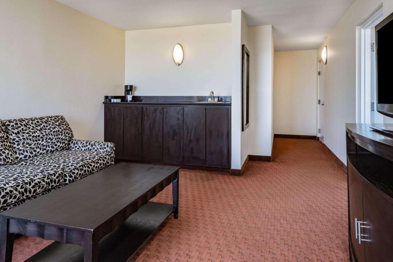Wyndham Sacramento Hotel Carmichael Ngoại thất bức ảnh