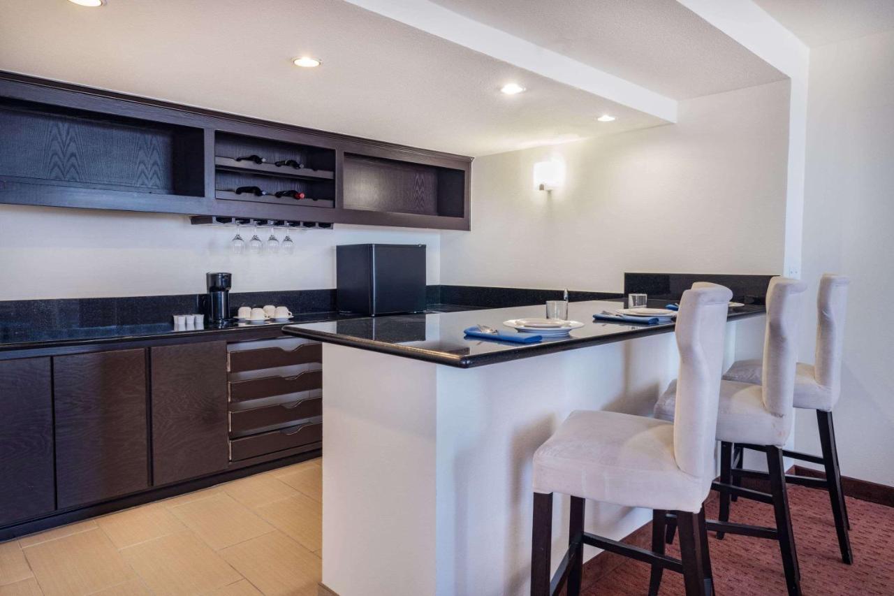 Wyndham Sacramento Hotel Carmichael Ngoại thất bức ảnh