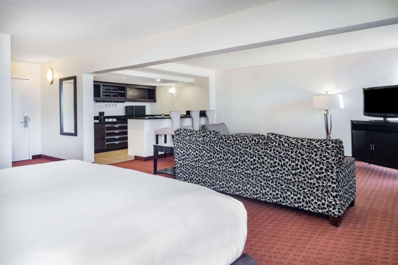 Wyndham Sacramento Hotel Carmichael Ngoại thất bức ảnh