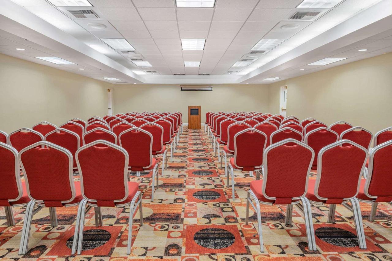 Wyndham Sacramento Hotel Carmichael Ngoại thất bức ảnh