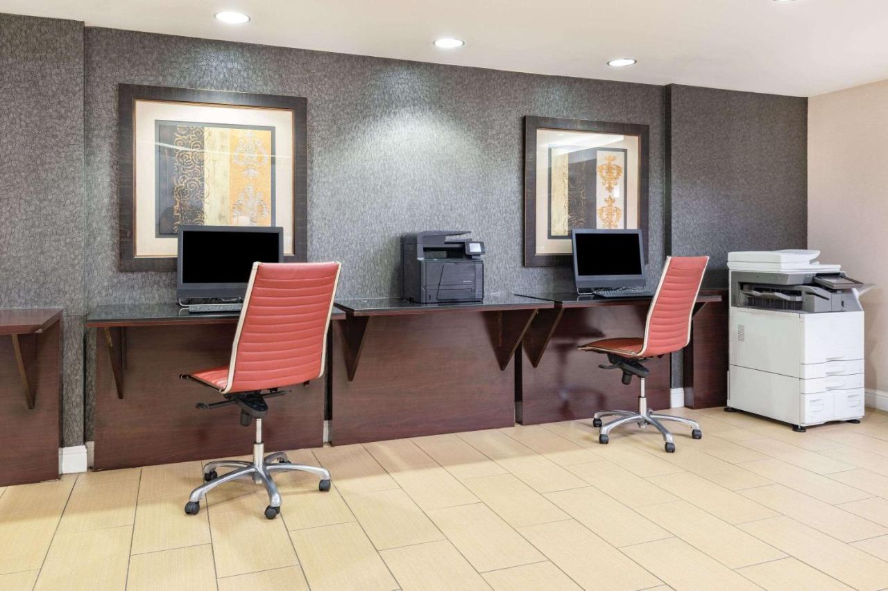 Wyndham Sacramento Hotel Carmichael Ngoại thất bức ảnh