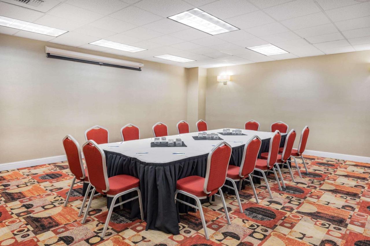 Wyndham Sacramento Hotel Carmichael Ngoại thất bức ảnh